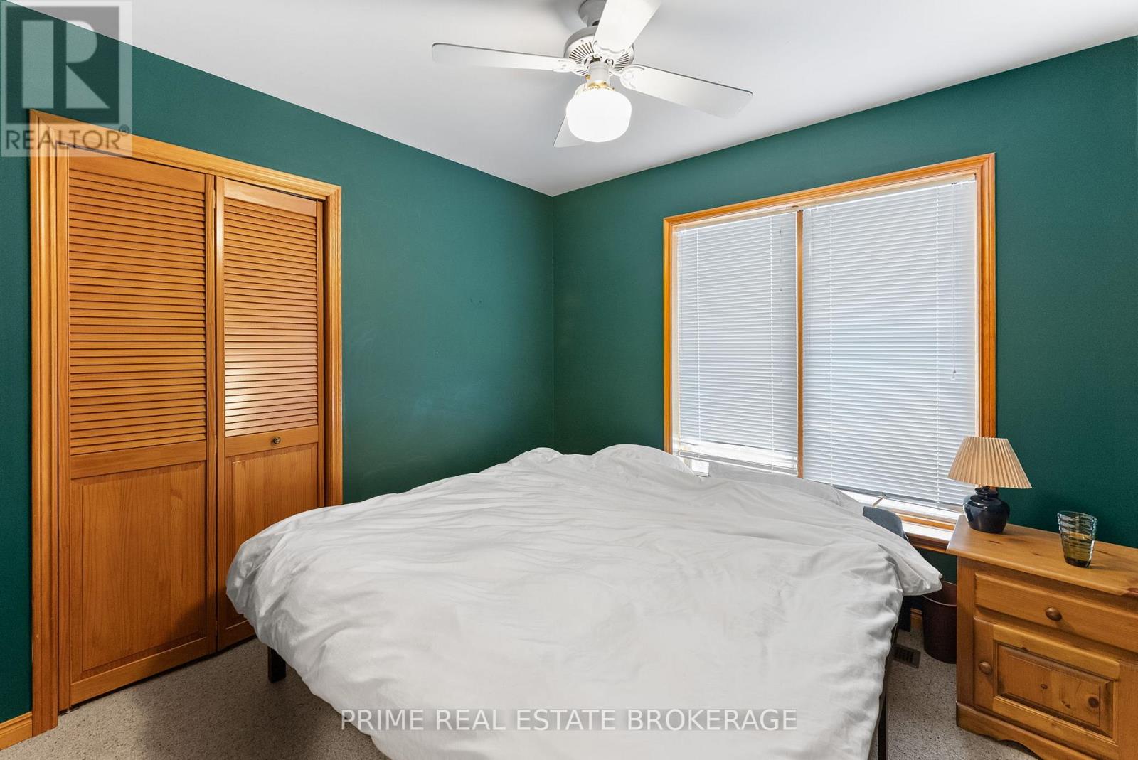 9856 Huron Place, Lambton Shores (Grand Bend), Ontario  N0M 1T0 - Photo 23 - X12849344