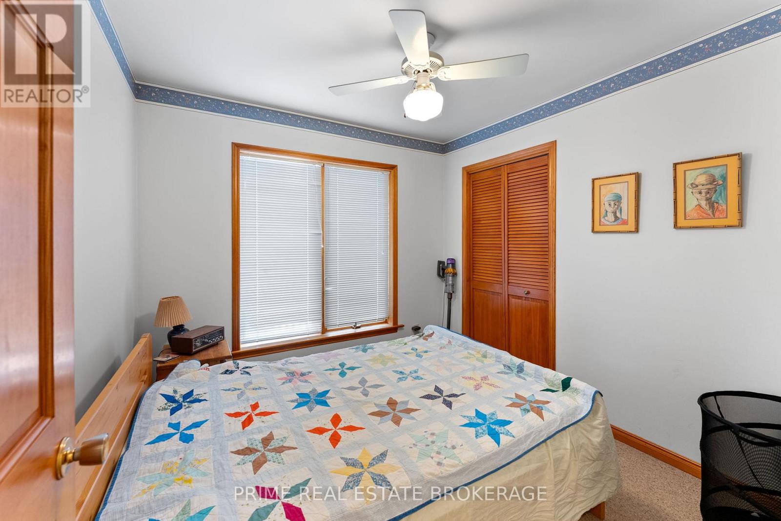 9856 Huron Place, Lambton Shores (Grand Bend), Ontario  N0M 1T0 - Photo 25 - X12849344