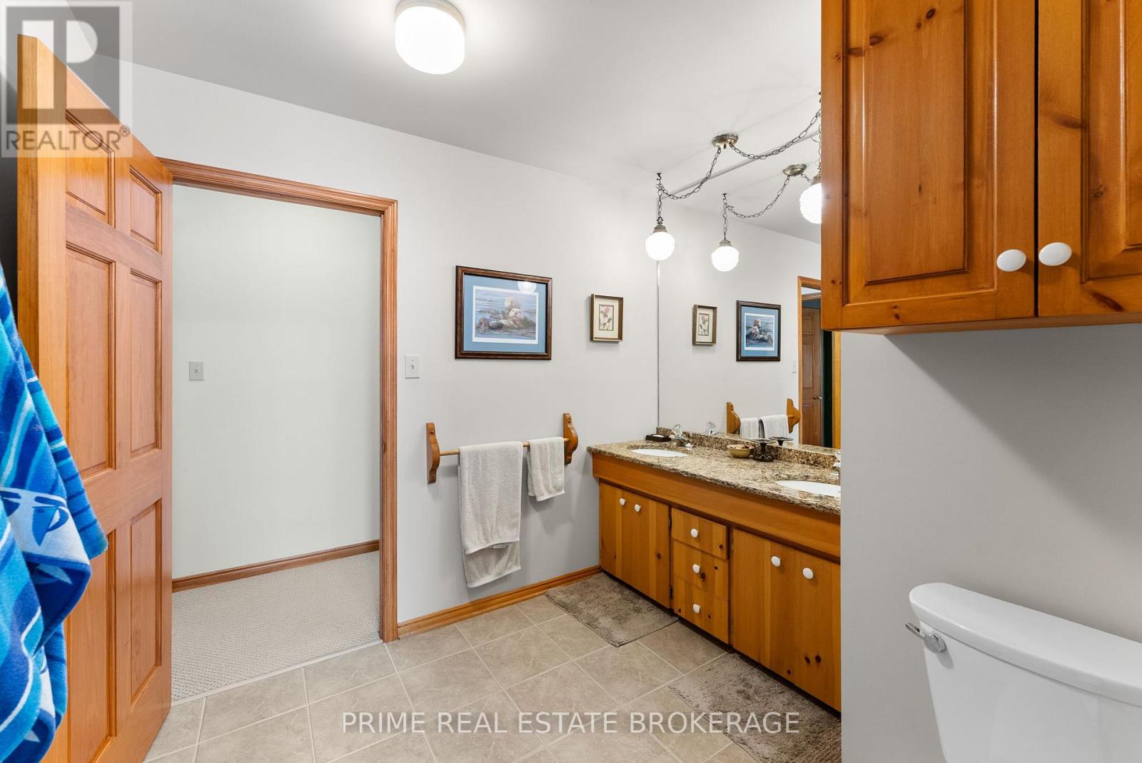 9856 Huron Place, Lambton Shores (Grand Bend), Ontario  N0M 1T0 - Photo 26 - X12849344