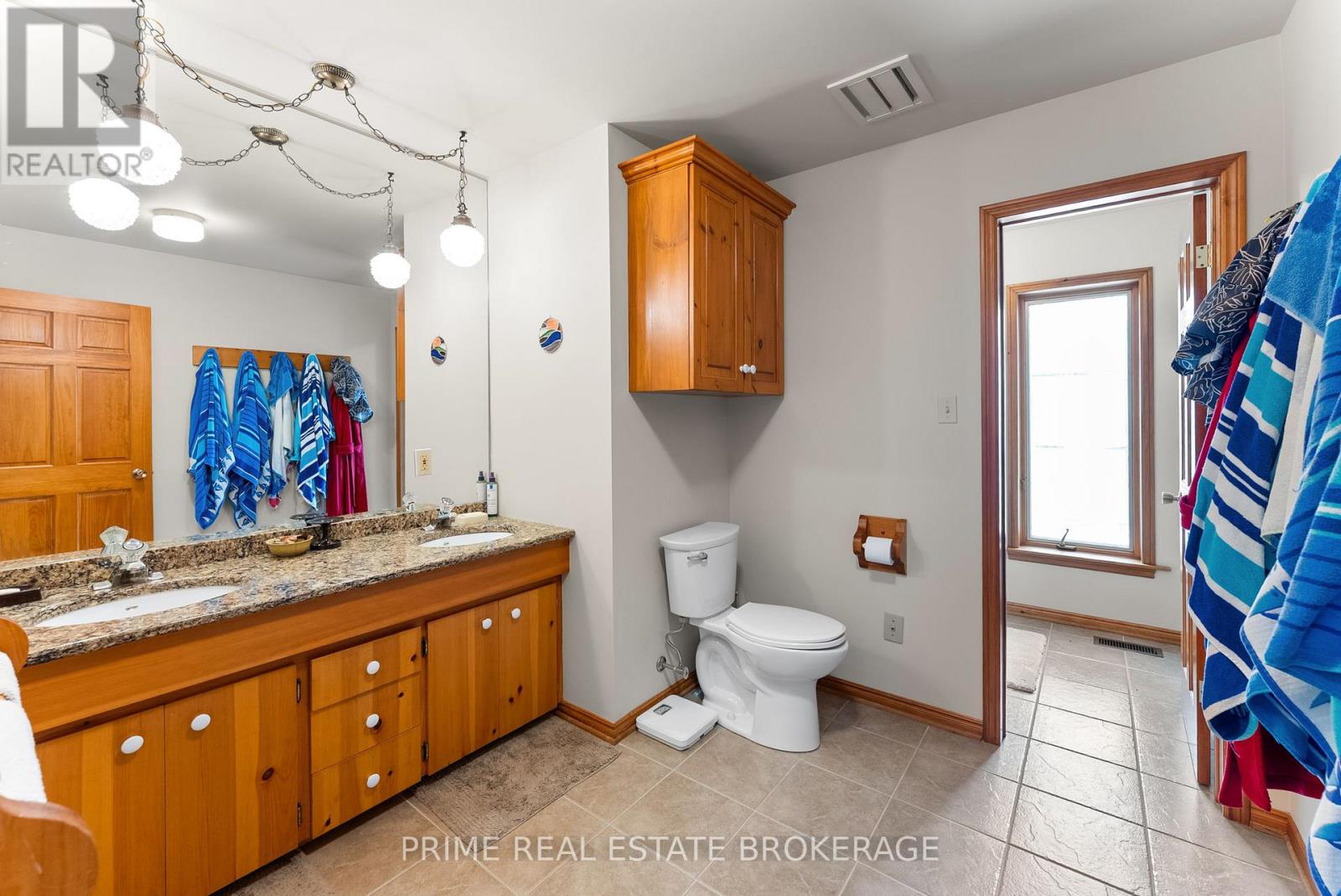 9856 Huron Place, Lambton Shores (Grand Bend), Ontario  N0M 1T0 - Photo 27 - X12849344