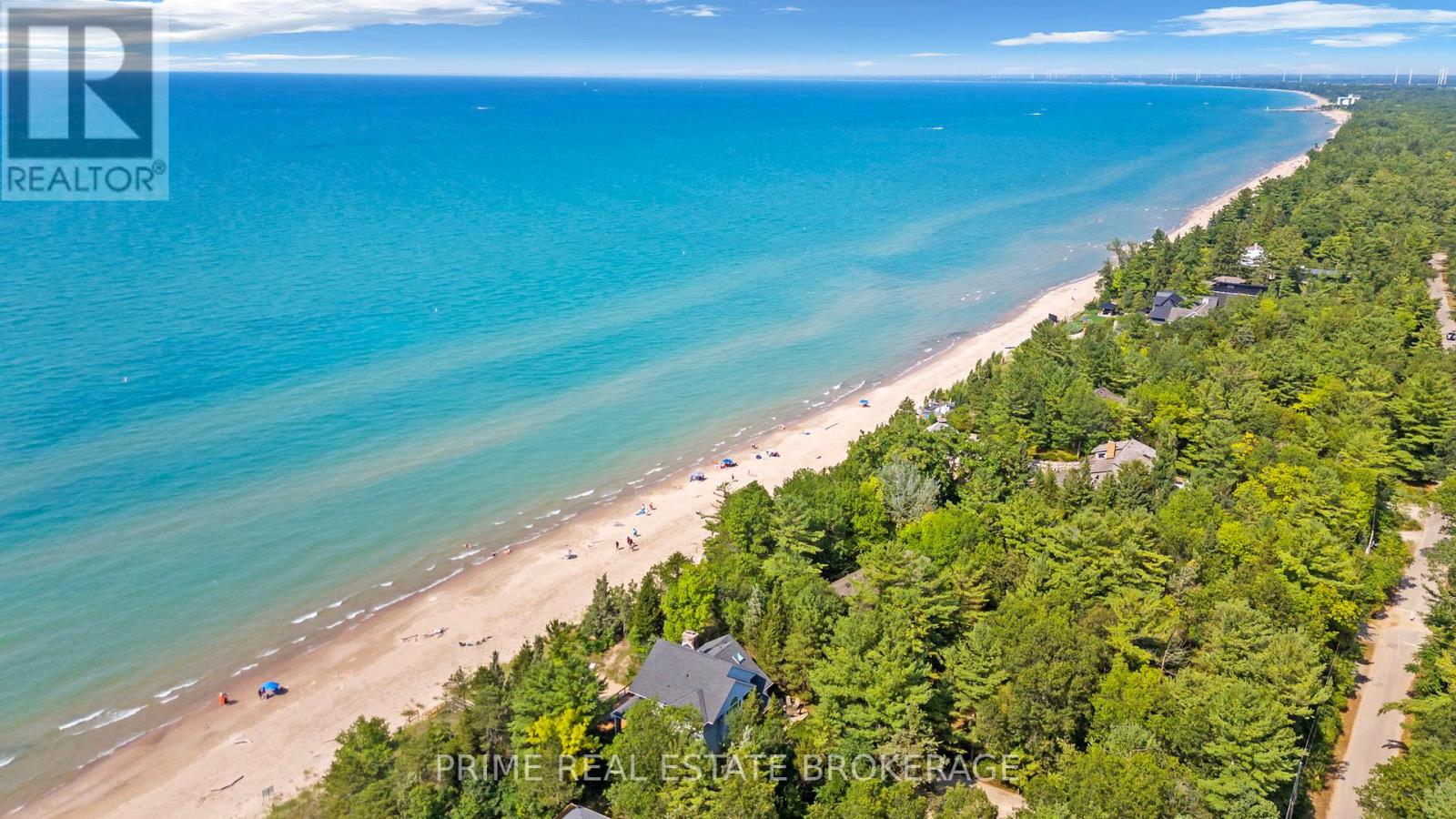 9856 Huron Place, Lambton Shores (Grand Bend), Ontario  N0M 1T0 - Photo 3 - X12849344