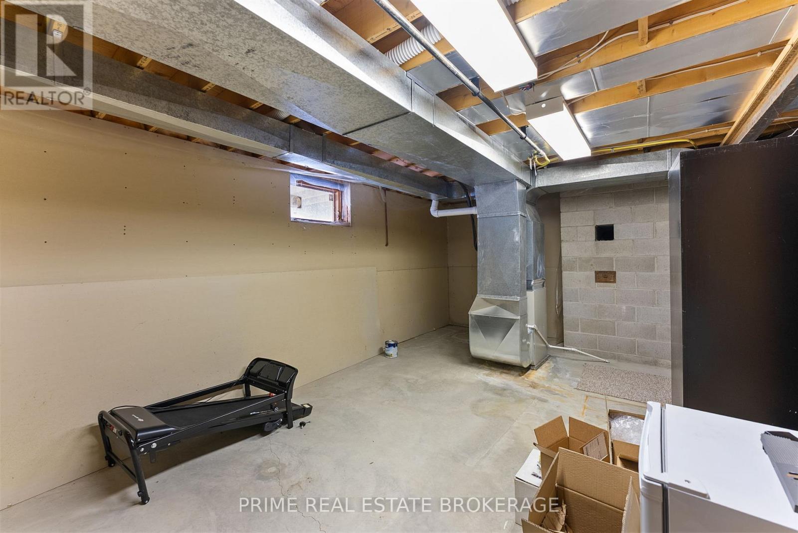 9856 Huron Place, Lambton Shores (Grand Bend), Ontario  N0M 1T0 - Photo 40 - X12849344