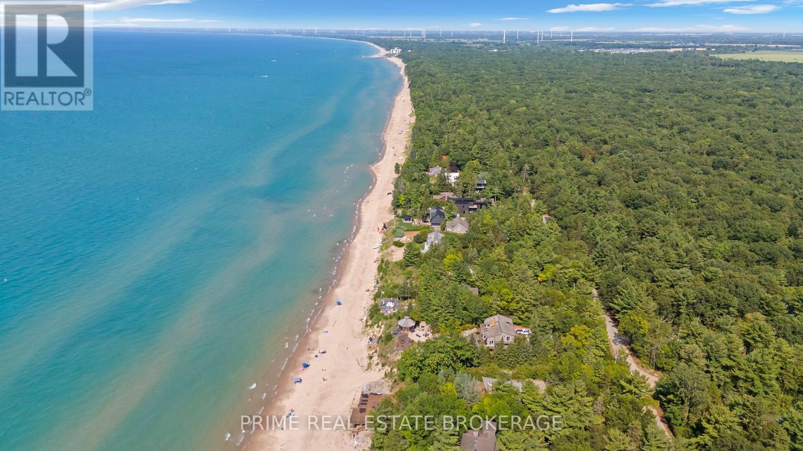 9856 Huron Place, Lambton Shores (Grand Bend), Ontario  N0M 1T0 - Photo 49 - X12849344
