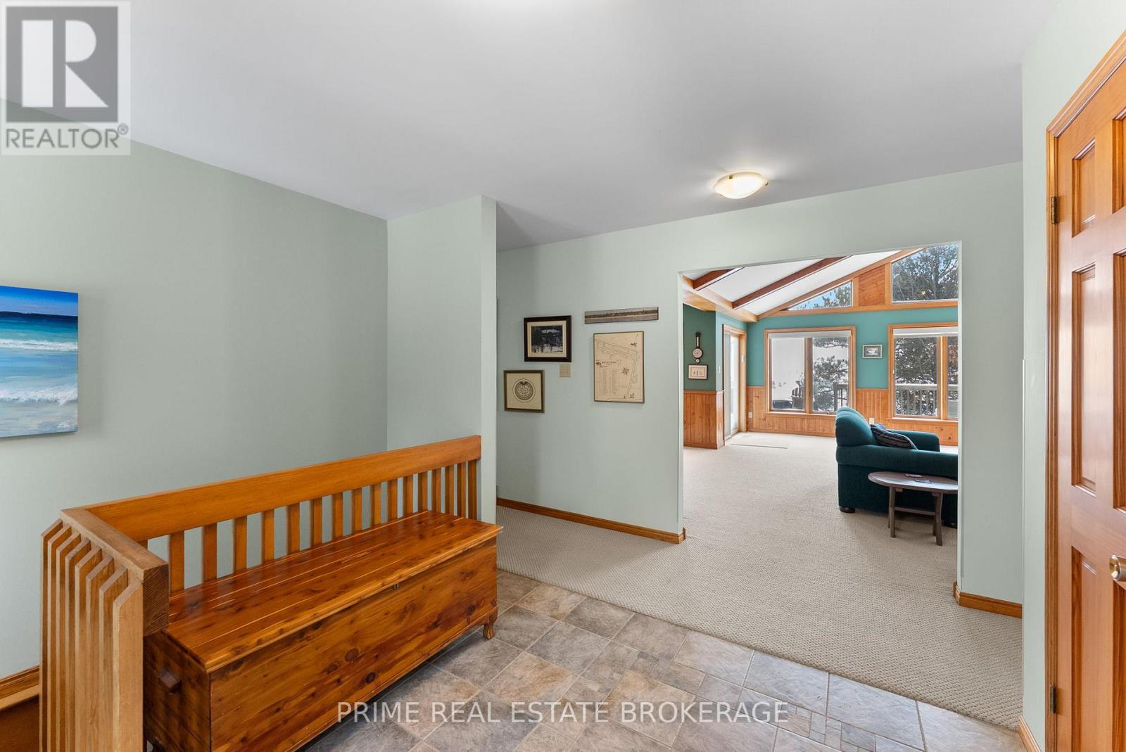 9856 Huron Place, Lambton Shores (Grand Bend), Ontario  N0M 1T0 - Photo 7 - X12849344