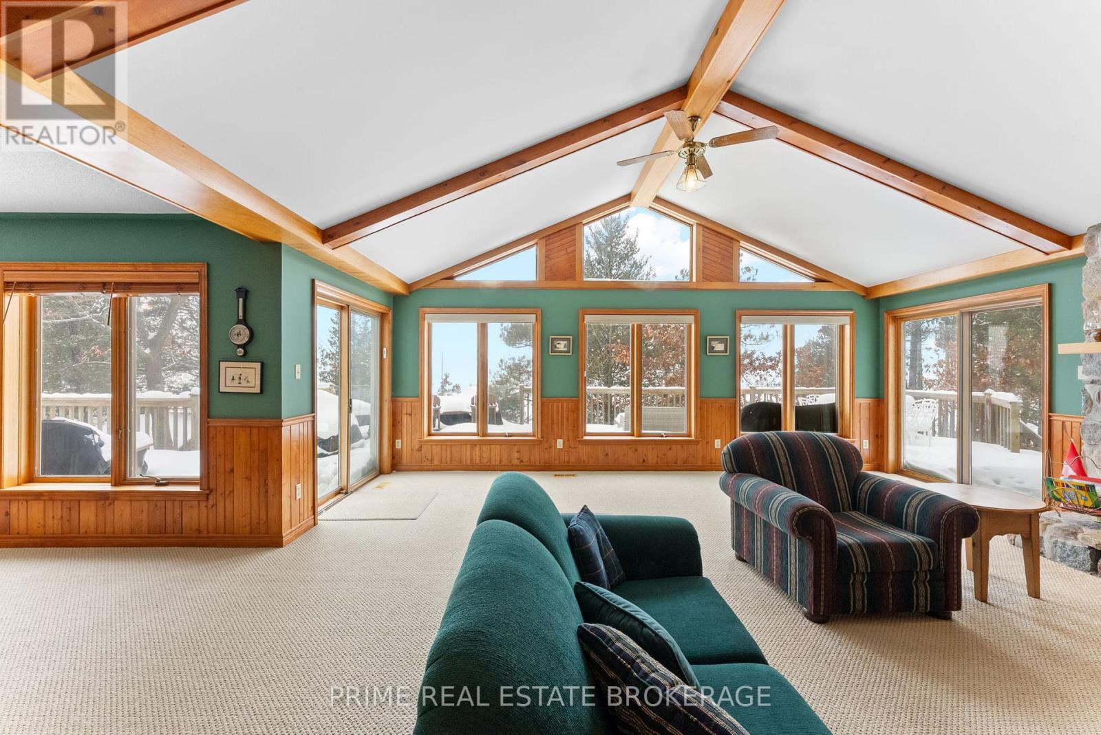 9856 Huron Place, Lambton Shores (Grand Bend), Ontario  N0M 1T0 - Photo 8 - X12849344