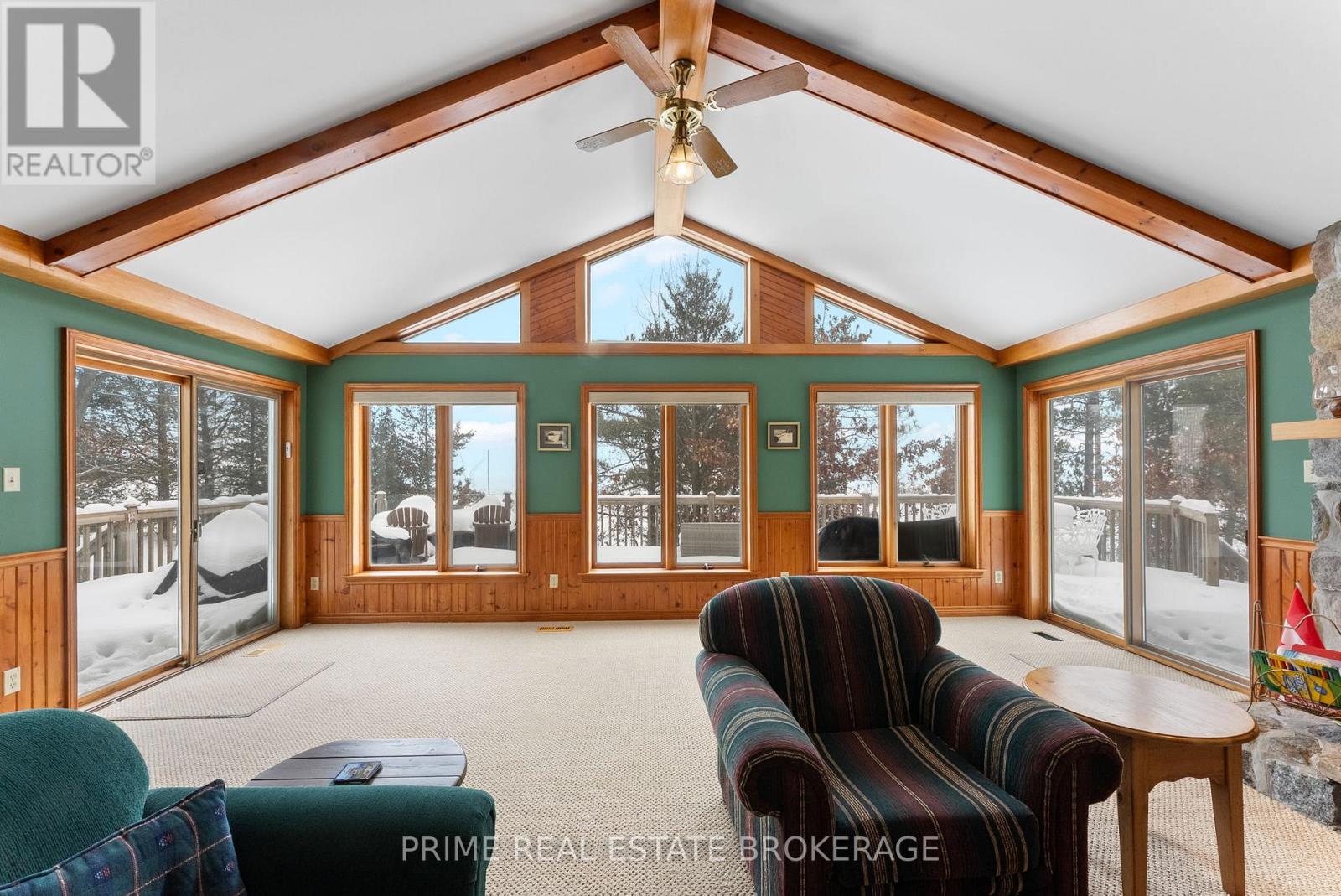 9856 Huron Place, Lambton Shores (Grand Bend), Ontario  N0M 1T0 - Photo 9 - X12849344