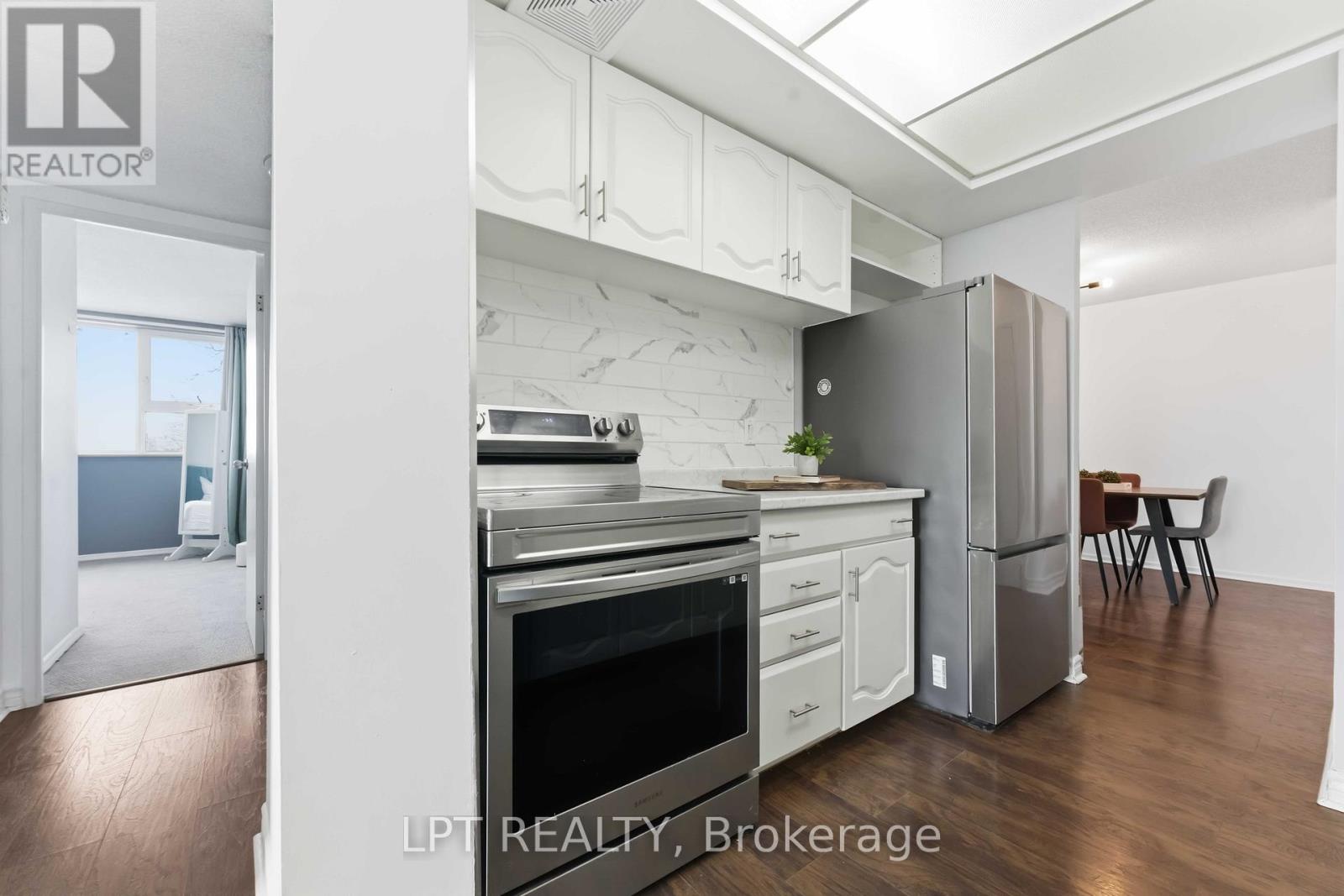 314 - 555 Brittany Drive, Ottawa, Ontario  K1K 4C5 - Photo 10 - X12849276