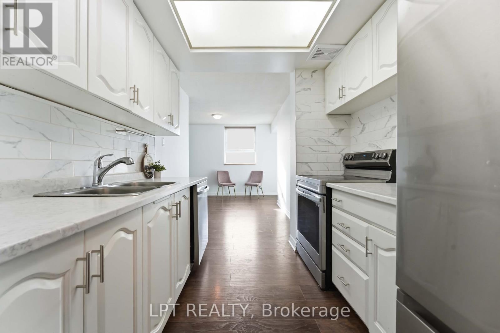 314 - 555 Brittany Drive, Ottawa, Ontario  K1K 4C5 - Photo 11 - X12849276