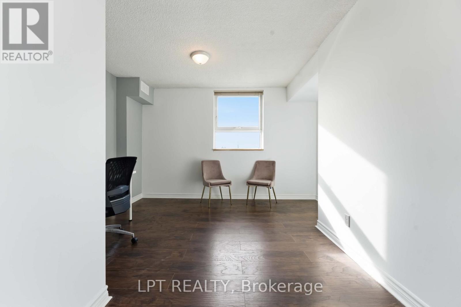 314 - 555 Brittany Drive, Ottawa, Ontario  K1K 4C5 - Photo 13 - X12849276