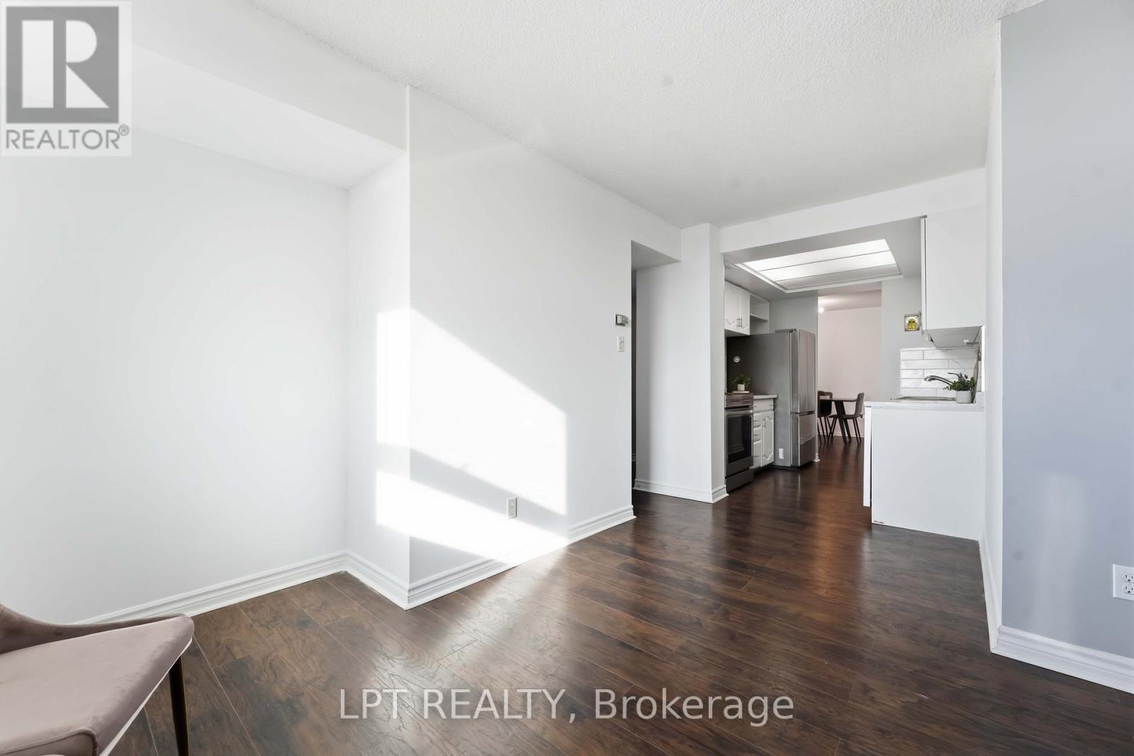 314 - 555 Brittany Drive, Ottawa, Ontario  K1K 4C5 - Photo 14 - X12849276