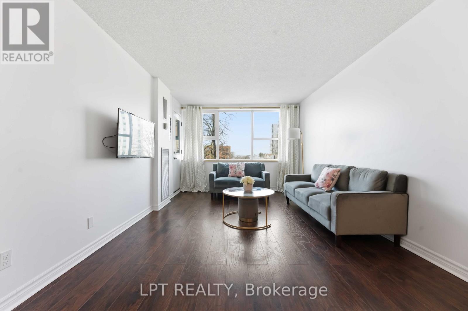 314 - 555 Brittany Drive, Ottawa, Ontario  K1K 4C5 - Photo 5 - X12849276