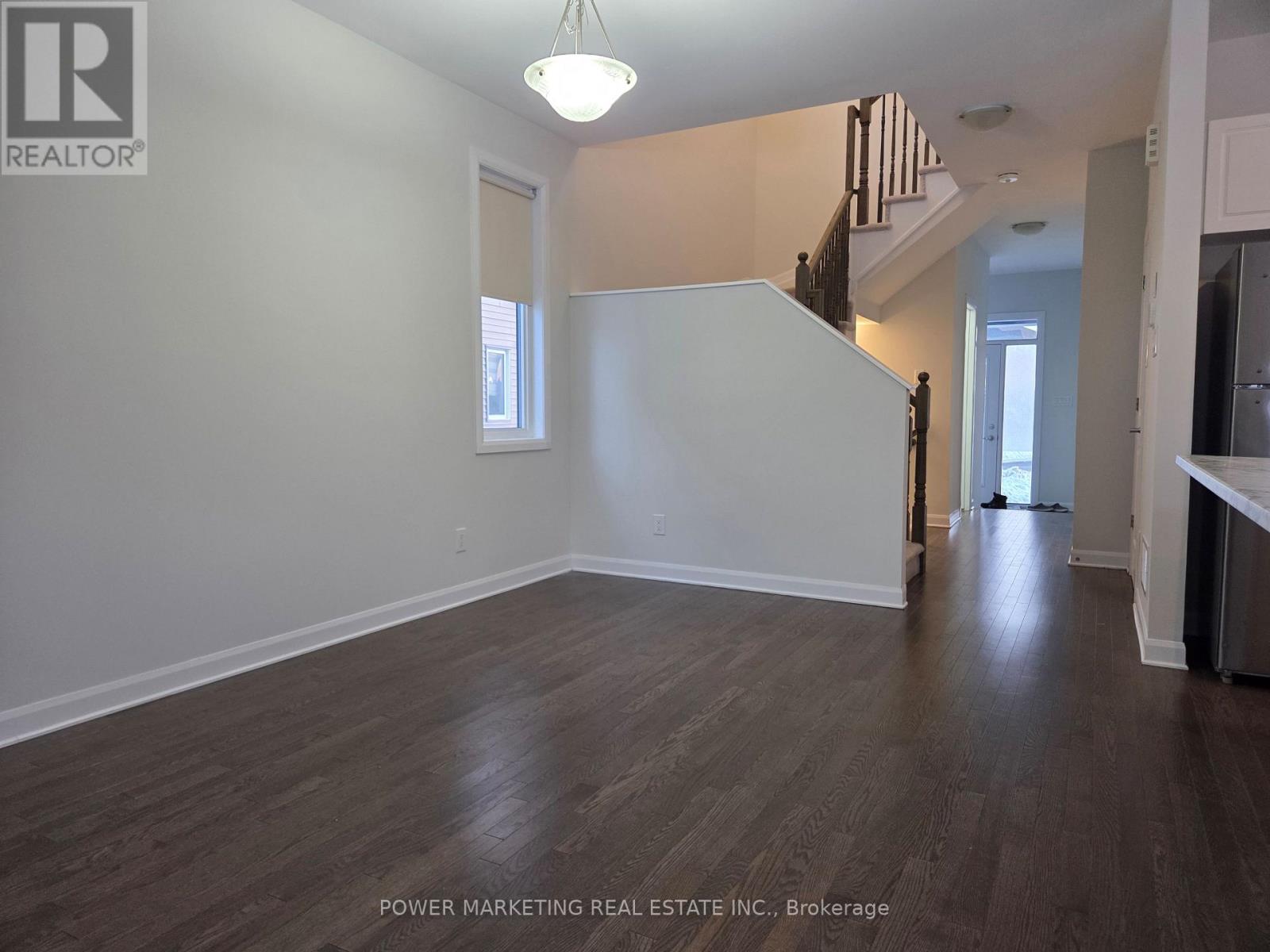 105 Natare Place, Ottawa, Ontario  K2T 0P3 - Photo 4 - X12849300