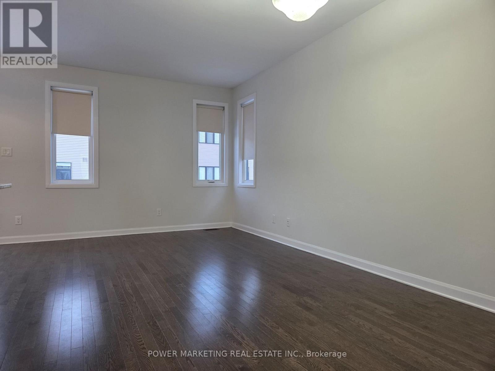 105 Natare Place, Ottawa, Ontario  K2T 0P3 - Photo 5 - X12849300