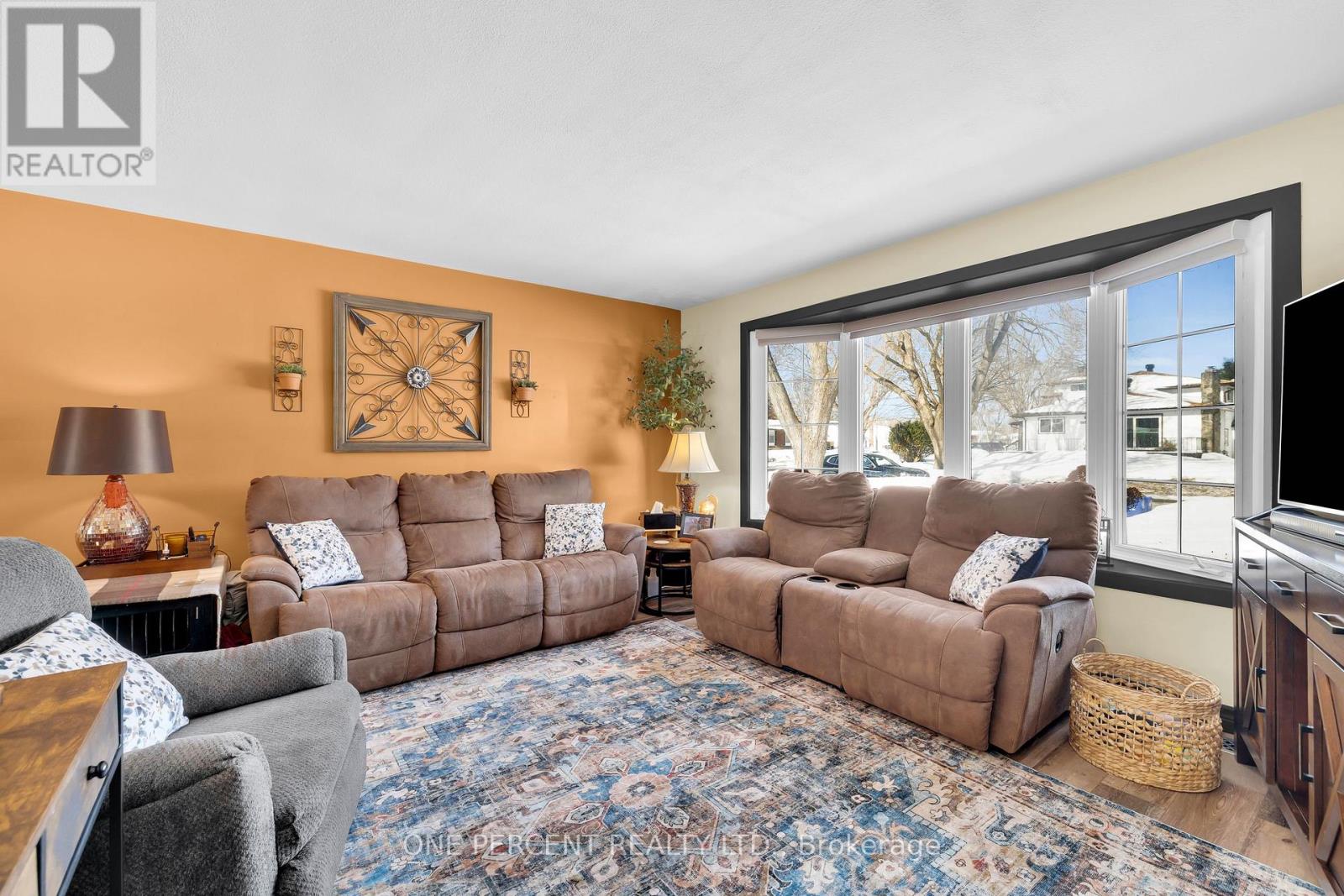 26 Peden Boulevard, Brockville, Ontario  K6V 3K3 - Photo 4 - X12849348