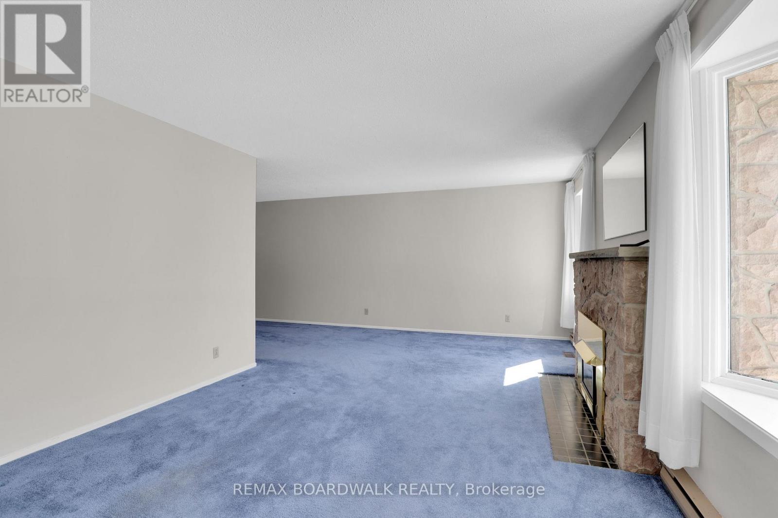 116 Old Colony Road, Ottawa, Ontario  K2L 1M2 - Photo 11 - X12849386