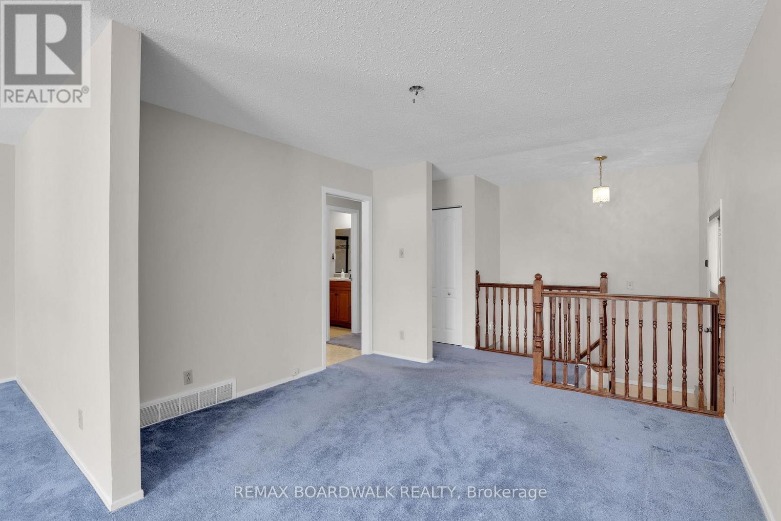 116 Old Colony Road, Ottawa, Ontario  K2L 1M2 - Photo 14 - X12849386