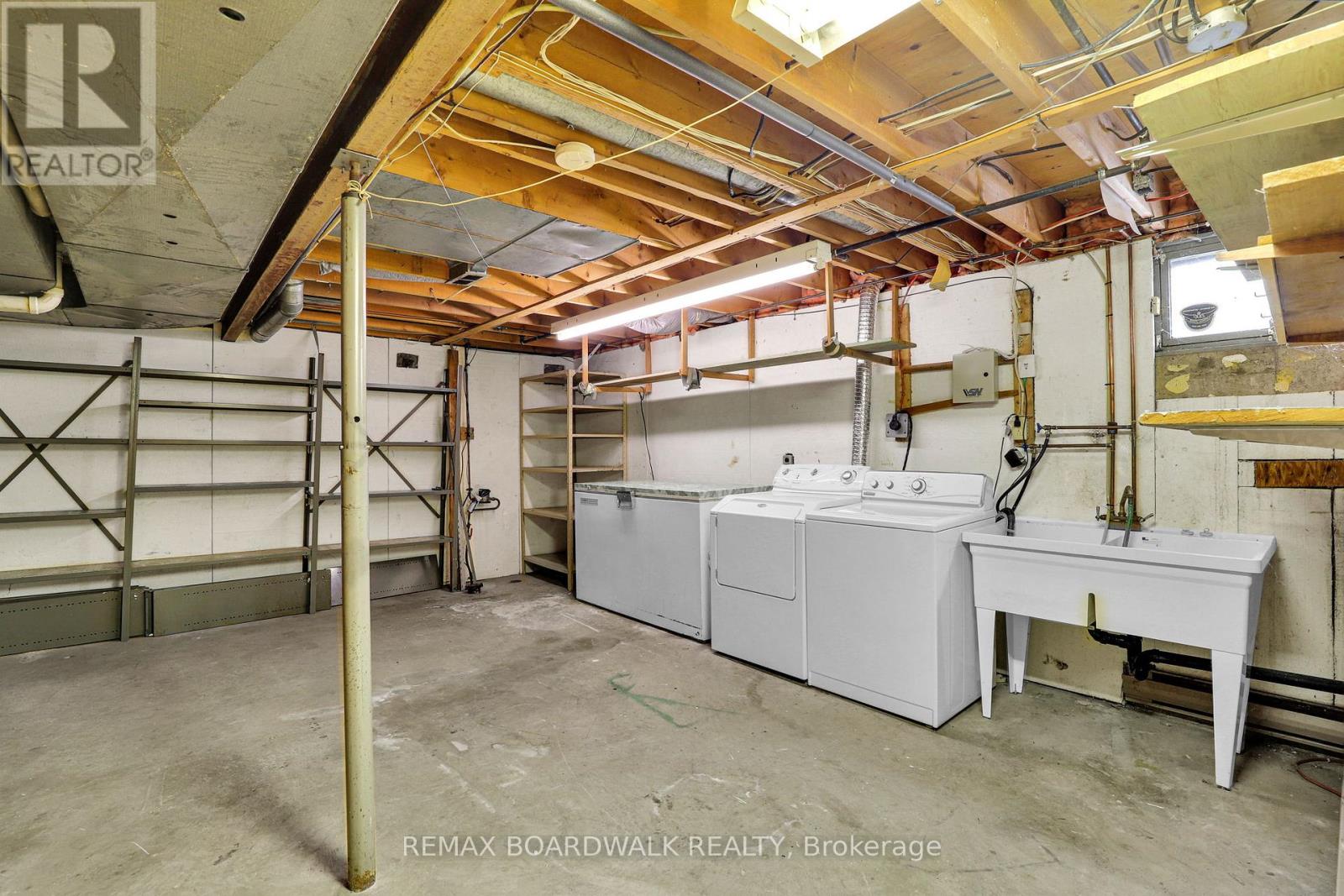 116 Old Colony Road, Ottawa, Ontario  K2L 1M2 - Photo 32 - X12849386