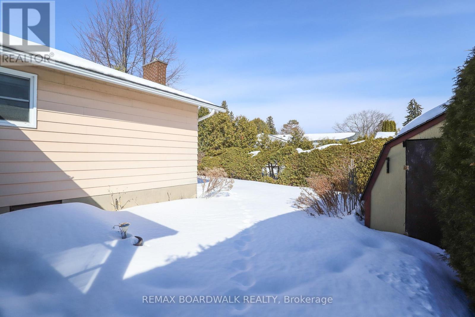 116 Old Colony Road, Ottawa, Ontario  K2L 1M2 - Photo 41 - X12849386