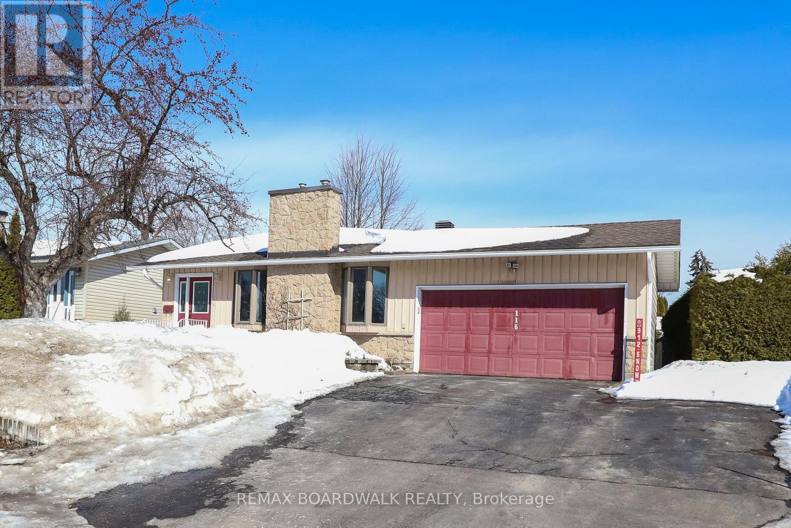 116 Old Colony Road, Ottawa, Ontario  K2L 1M2 - Photo 6 - X12849386