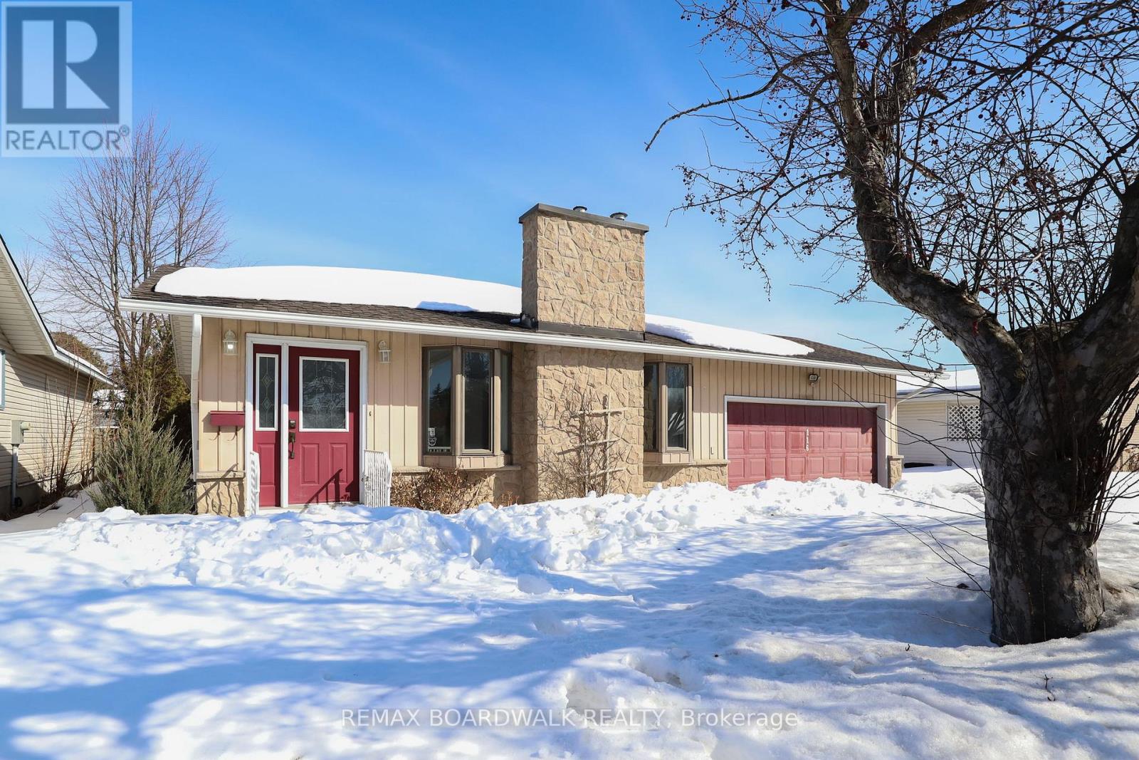 116 Old Colony Road, Ottawa, Ontario  K2L 1M2 - Photo 7 - X12849386