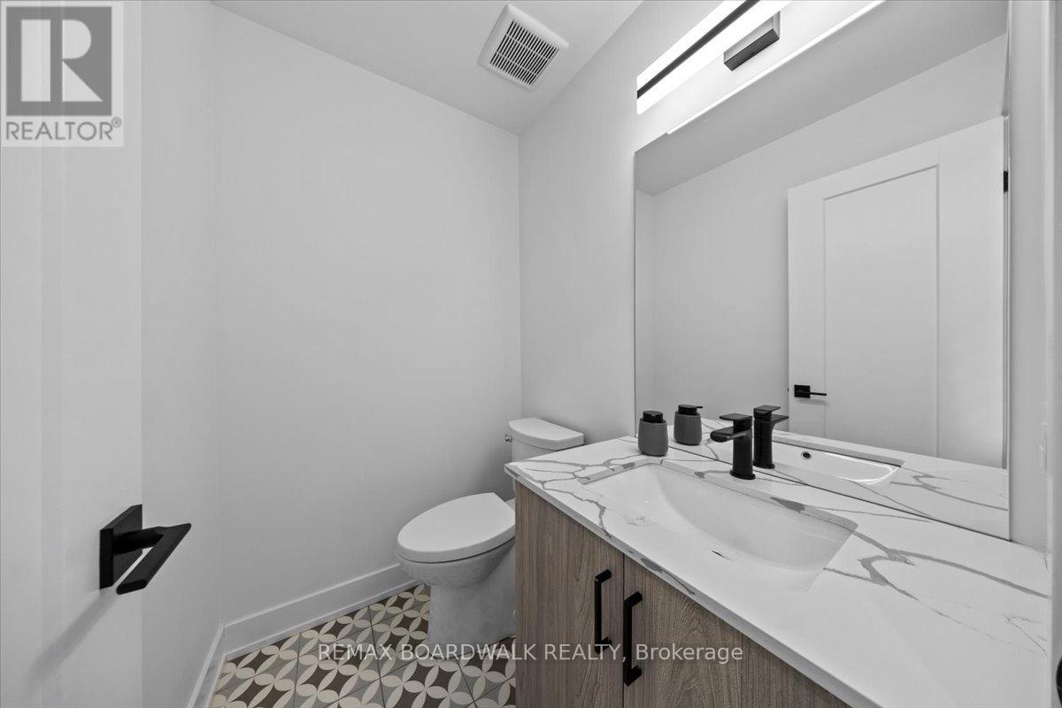 1535 Kamouraska Circle, Ottawa, Ontario  K1C 3J1 - Photo 6 - X12849392