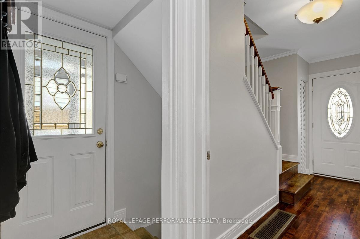 532 Alesther Street, Ottawa, Ontario  K1K 1J3 - Photo 5 - X12849414