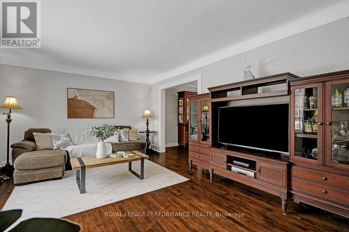 532 Alesther Street, Ottawa, Ontario  K1K 1J3 - Photo 9 - X12849414