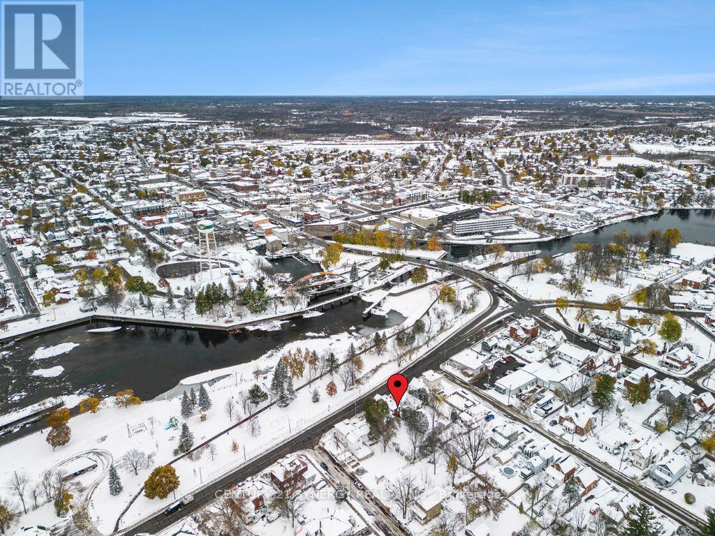 13 Lombard Street, Smiths Falls, Ontario  K7A 4E8 - Photo 2 - X12849422