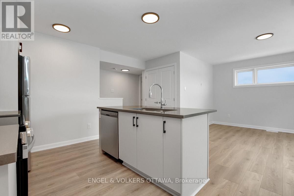 12 - 801 Glenroy Gilbert Drive, Ottawa, Ontario  K2J 5R6 - Photo 8 - X12849438