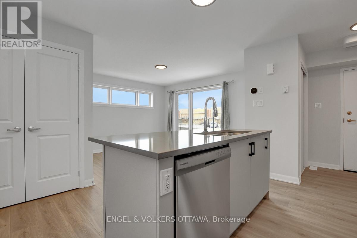 12 - 801 Glenroy Gilbert Drive, Ottawa, Ontario  K2J 5R6 - Photo 13 - X12849472