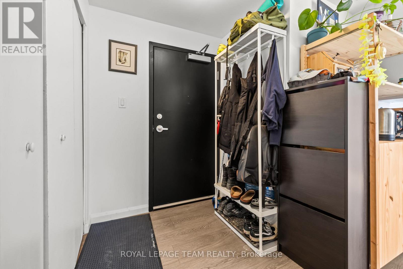 303 - 506 Gladstone Avenue, Ottawa, Ontario  K1R 5P1 - Photo 4 - X12849512