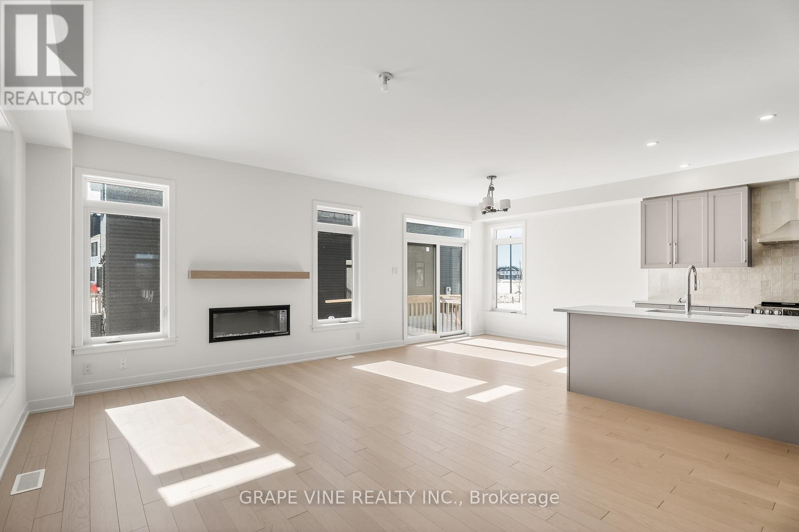 543 Tahoe Heights, Ottawa, Ontario  K1T 0W1 - Photo 12 - X12849516