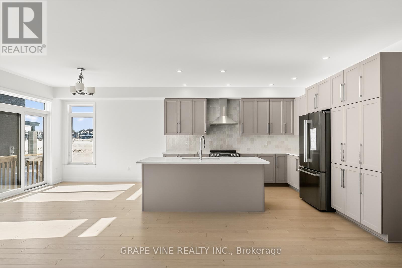 543 Tahoe Heights, Ottawa, Ontario  K1T 0W1 - Photo 13 - X12849516