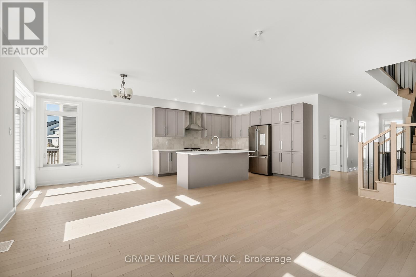 543 Tahoe Heights, Ottawa, Ontario  K1T 0W1 - Photo 17 - X12849516