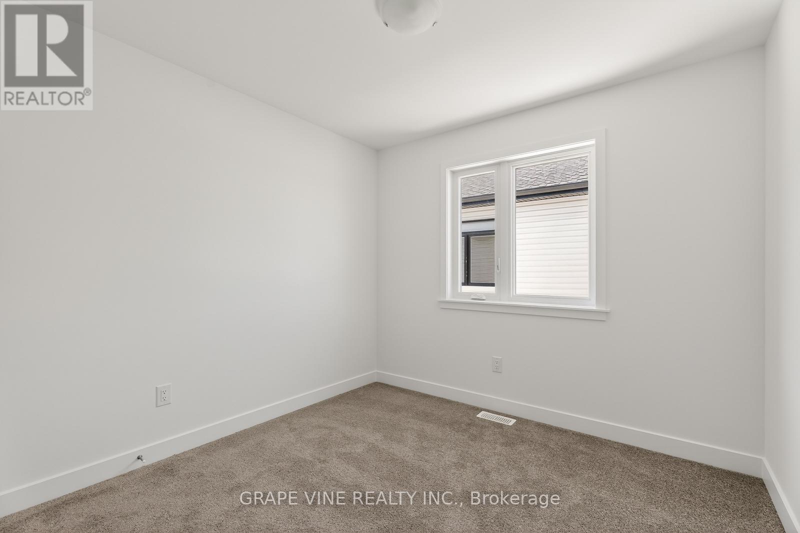 543 Tahoe Heights, Ottawa, Ontario  K1T 0W1 - Photo 30 - X12849516