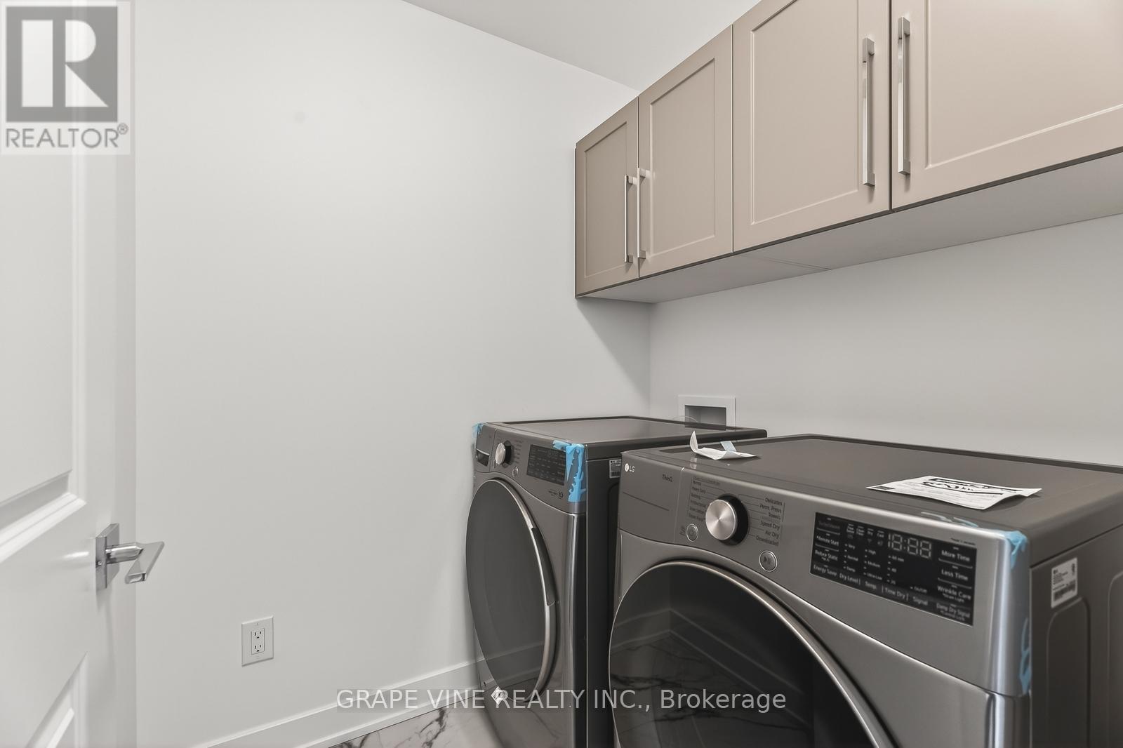 543 Tahoe Heights, Ottawa, Ontario  K1T 0W1 - Photo 32 - X12849516