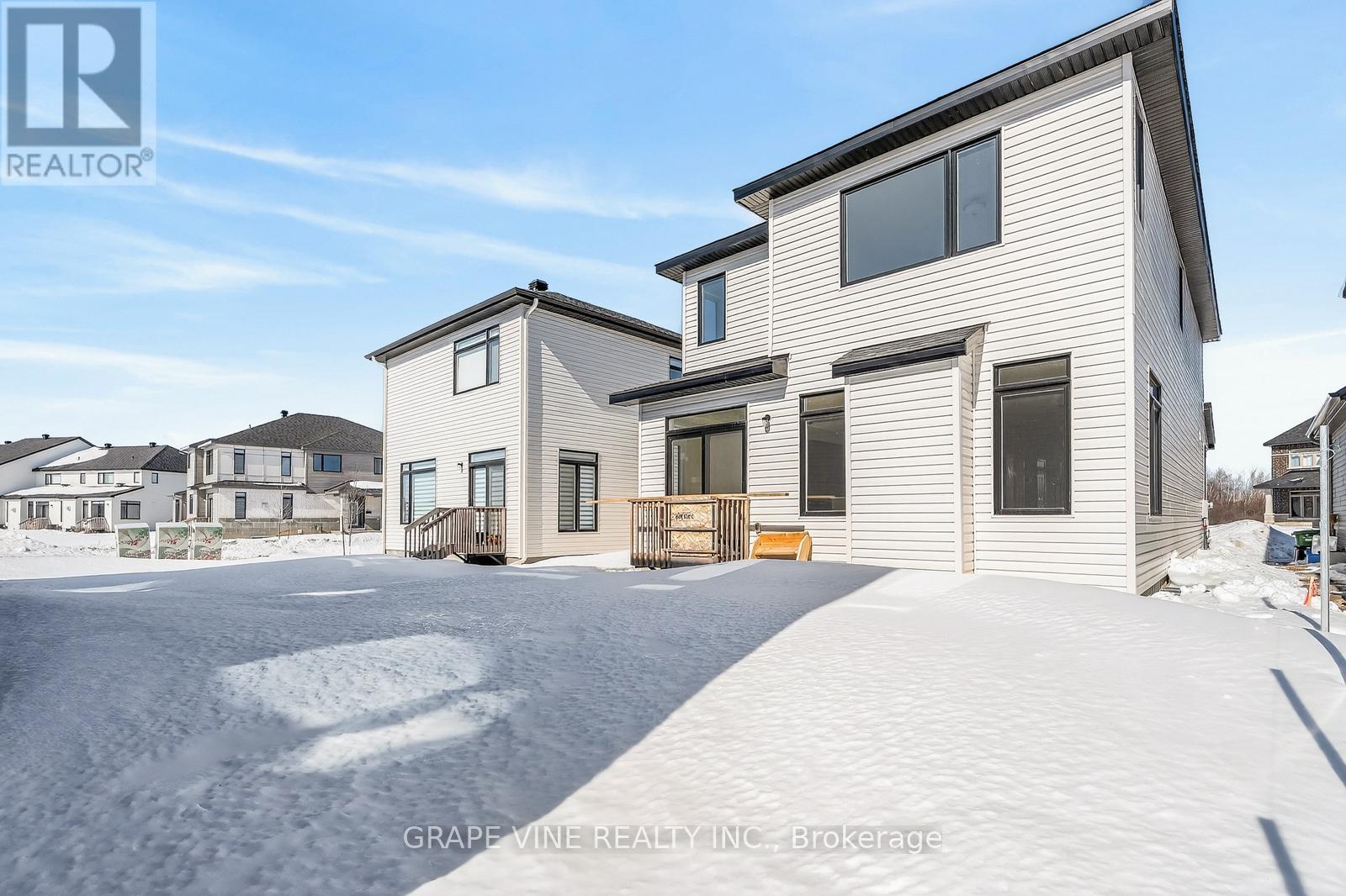 543 Tahoe Heights, Ottawa, Ontario  K1T 0W1 - Photo 5 - X12849516