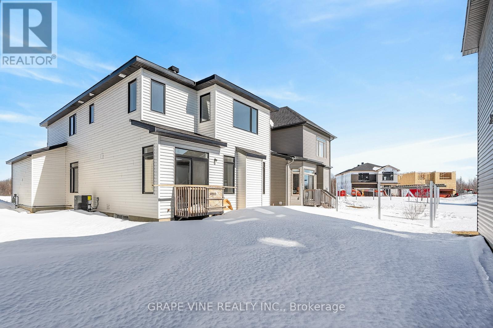 543 Tahoe Heights, Ottawa, Ontario  K1T 0W1 - Photo 6 - X12849516