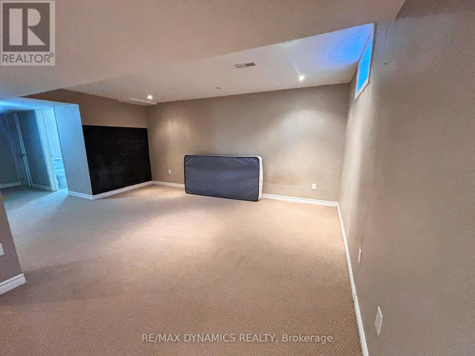 7984 Grossi Court, Niagara Falls (Mt. Carmel), Ontario  L2H 3G8 - Photo 13 - X12849282