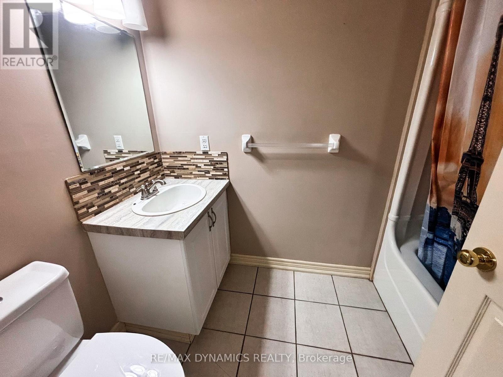 7984 Grossi Court, Niagara Falls (Mt. Carmel), Ontario  L2H 3G8 - Photo 14 - X12849282