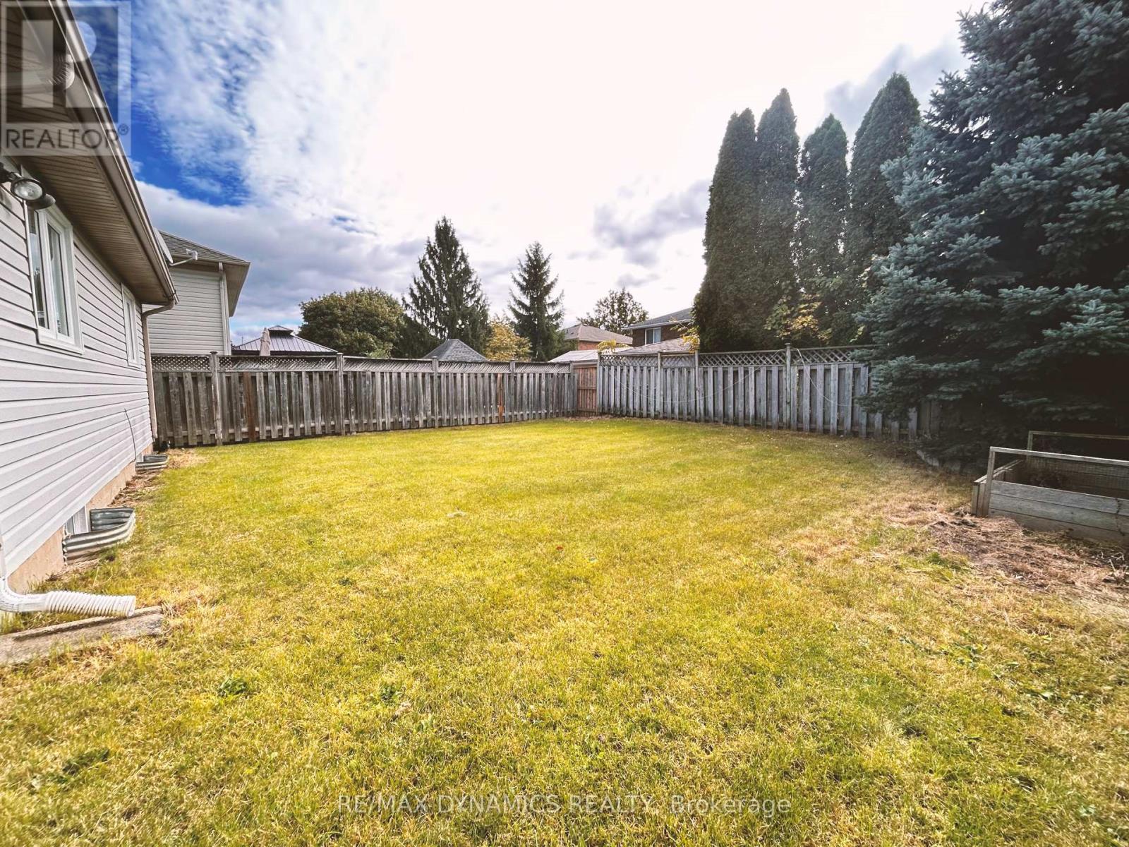 7984 Grossi Court, Niagara Falls (Mt. Carmel), Ontario  L2H 3G8 - Photo 16 - X12849282