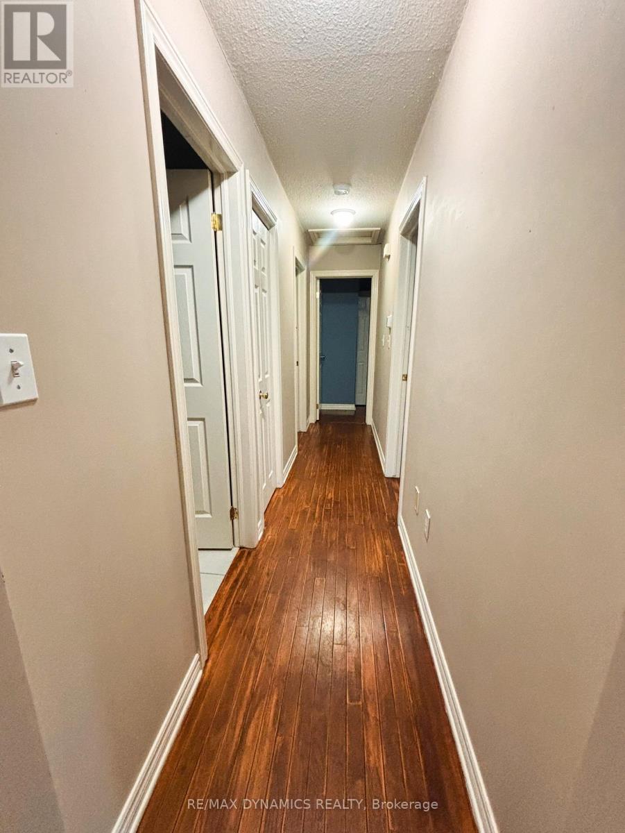 7984 Grossi Court, Niagara Falls (Mt. Carmel), Ontario  L2H 3G8 - Photo 6 - X12849282