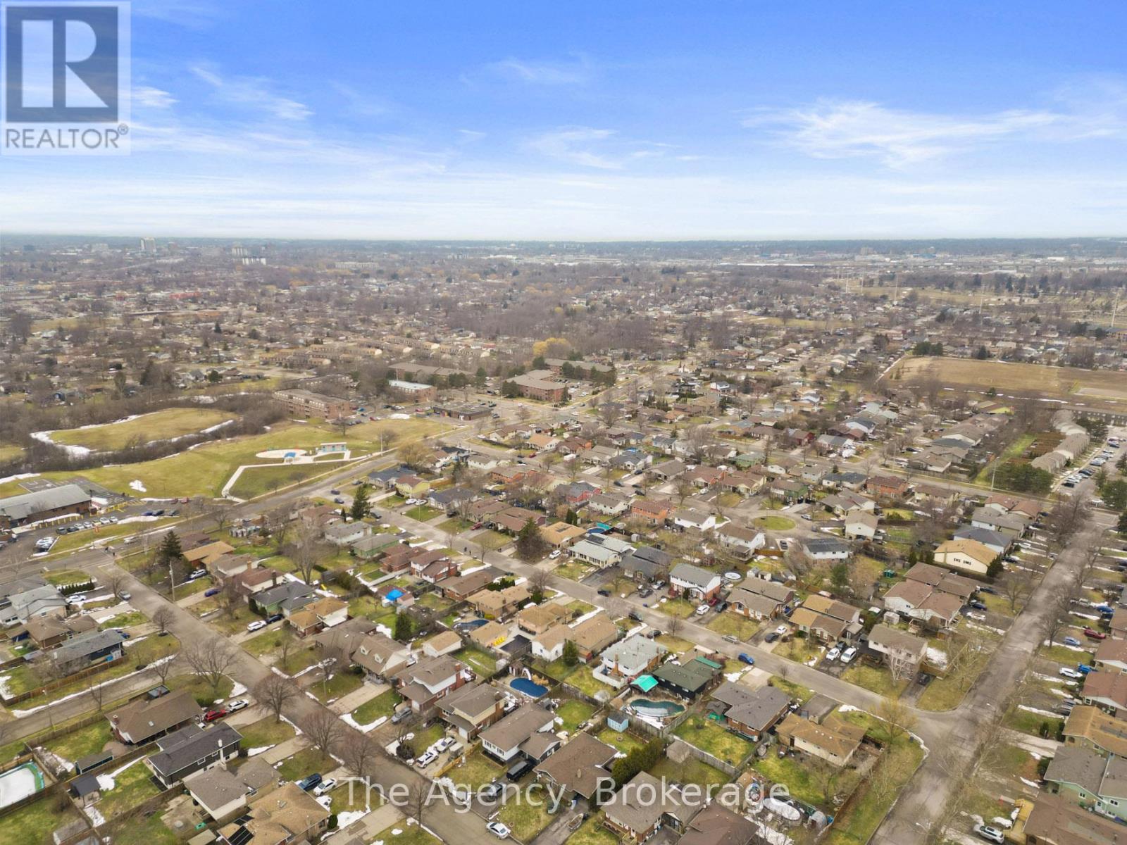 20 Brackencrest Road, St. Catharines (Secord Woods), Ontario  L2P 3K8 - Photo 41 - X12849650