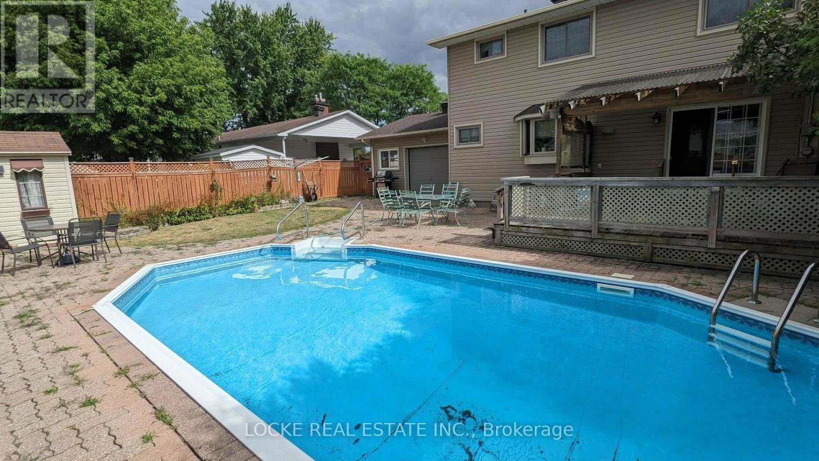 279 Hoylake Crescent, Ottawa, Ontario  K1E 1M1 - Photo 44 - X12848846