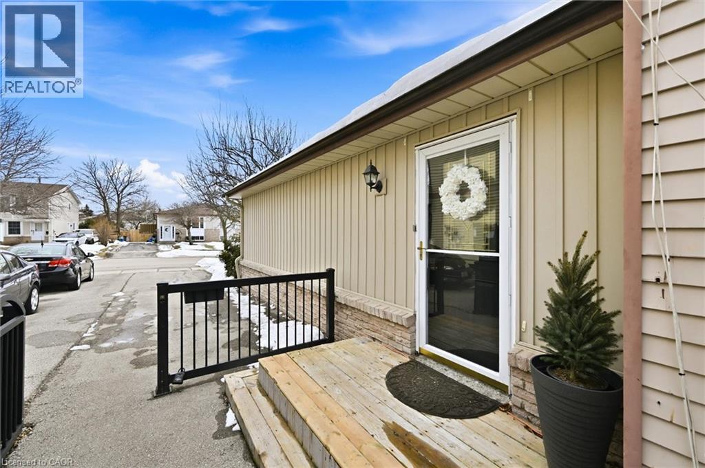 2223 Manchester Drive, Burlington, Ontario  L7P 3W3 - Photo 5 - 40809880