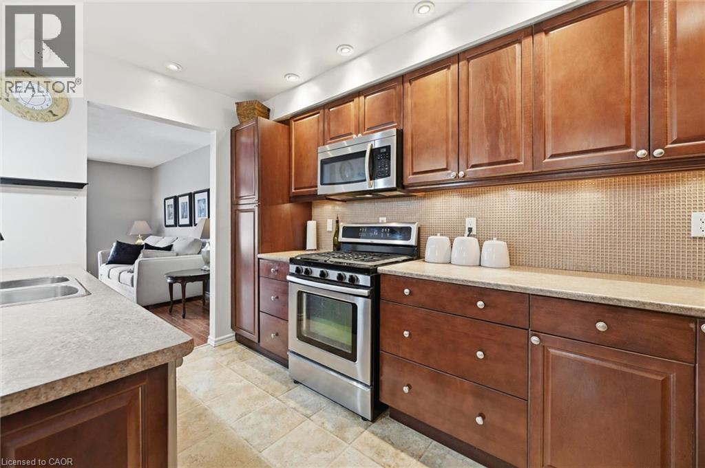 2223 Manchester Drive, Burlington, Ontario  L7P 3W3 - Photo 8 - 40809880