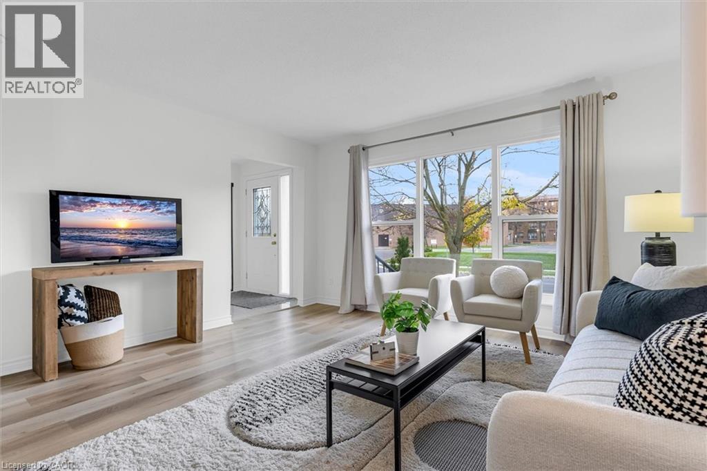 3096 Palmer Drive, Burlington, Ontario  L7M 1S9 - Photo 2 - 40789397