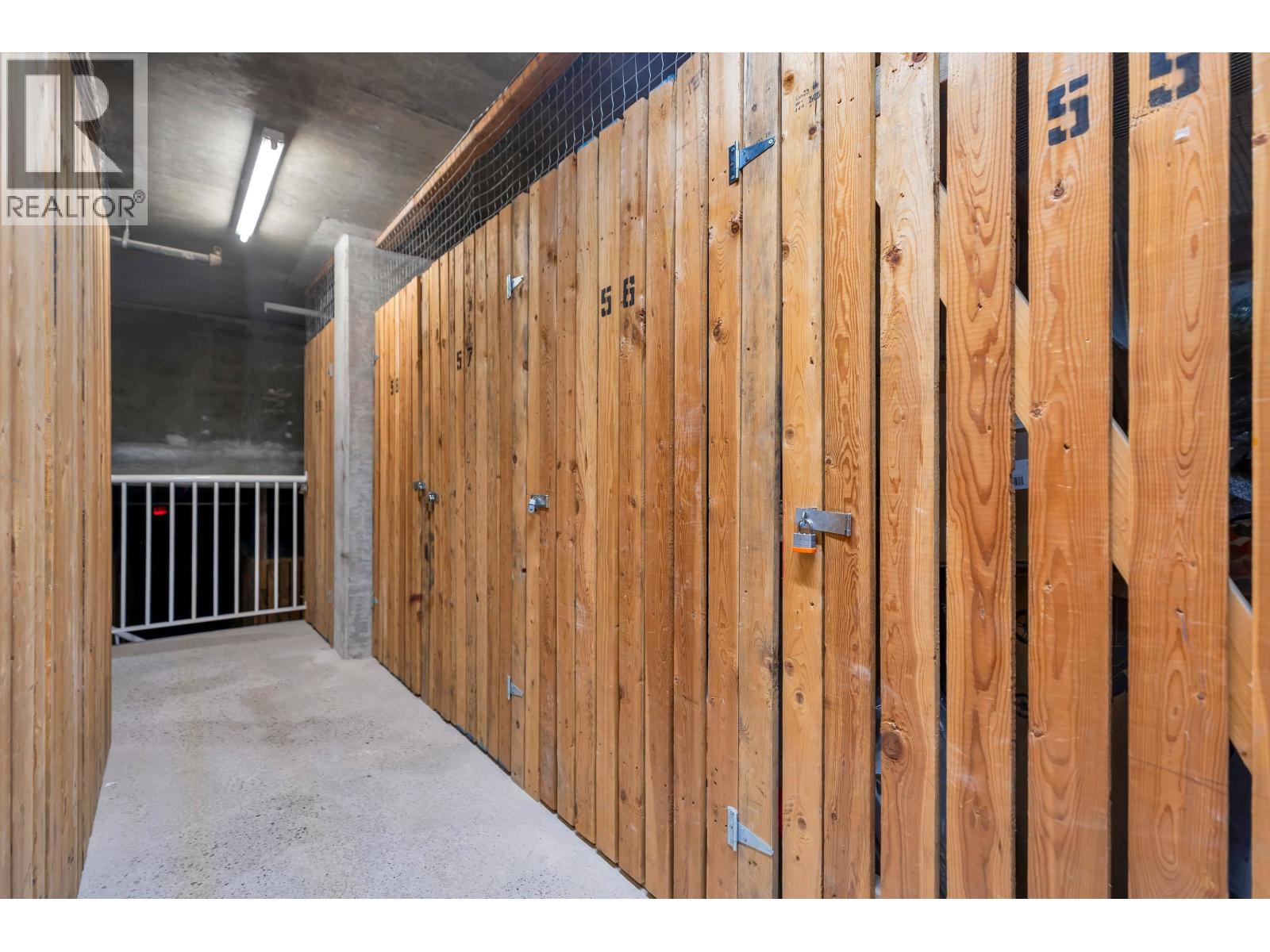 Listing Picture 23 of 35 : 205 3438 VANNESS AVENUE, Vancouver / 溫哥華 - 魯藝地產 Yvonne Lu Group - MLS Medallion Club Member