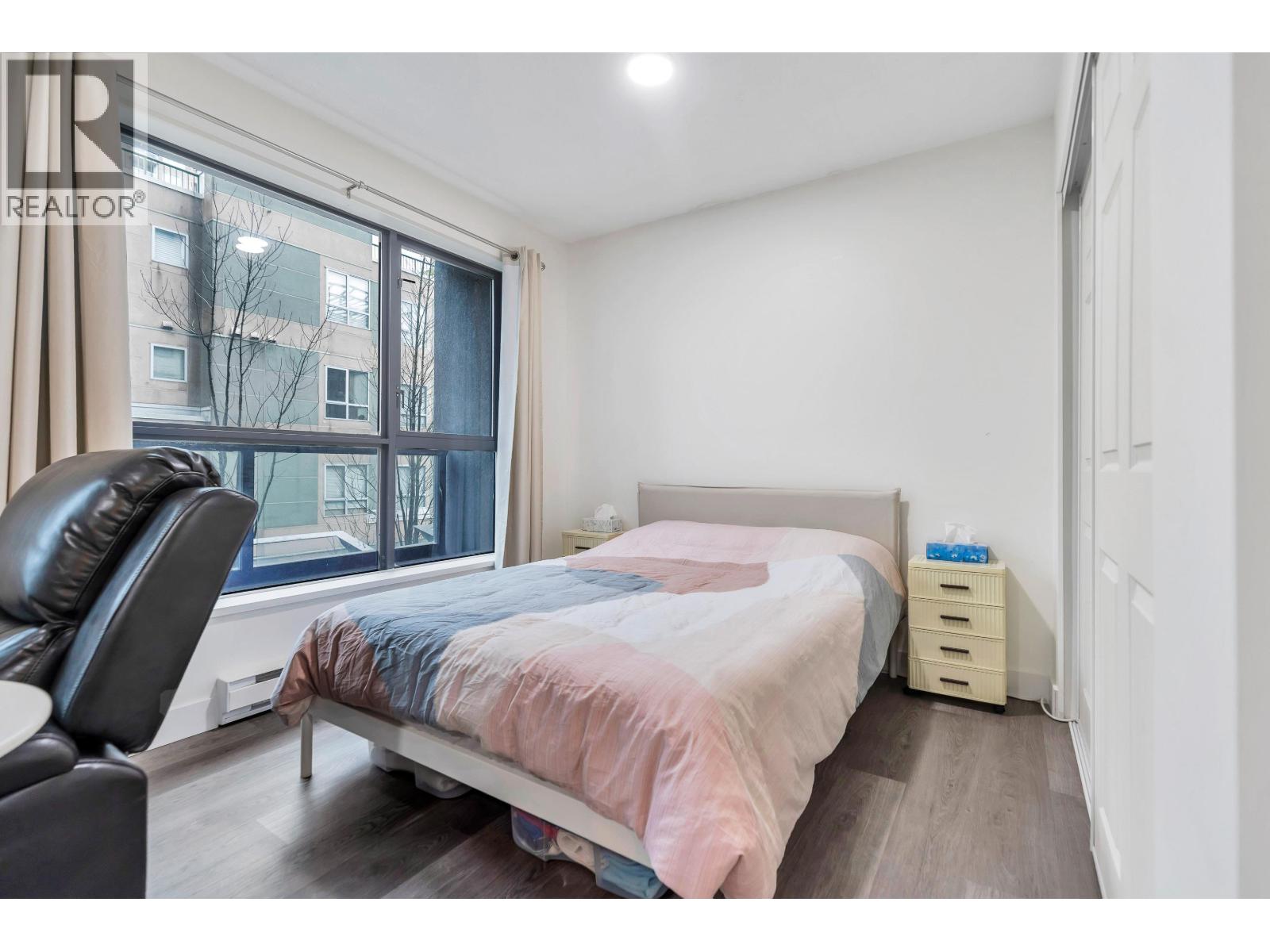 Listing Picture 16 of 35 : 205 3438 VANNESS AVENUE, Vancouver / 溫哥華 - 魯藝地產 Yvonne Lu Group - MLS Medallion Club Member