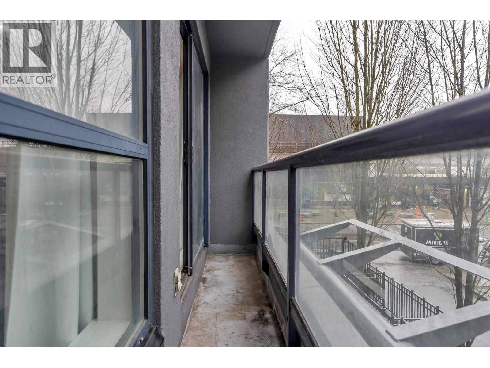 Listing Picture 20 of 35 : 205 3438 VANNESS AVENUE, Vancouver / 溫哥華 - 魯藝地產 Yvonne Lu Group - MLS Medallion Club Member